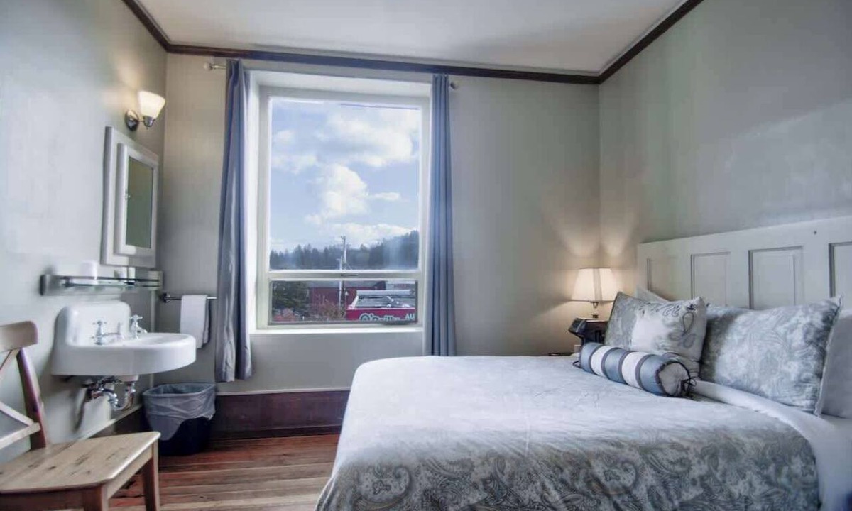 Centralia Bed & Breakfast | The Peak at Centralia Square | Room 208