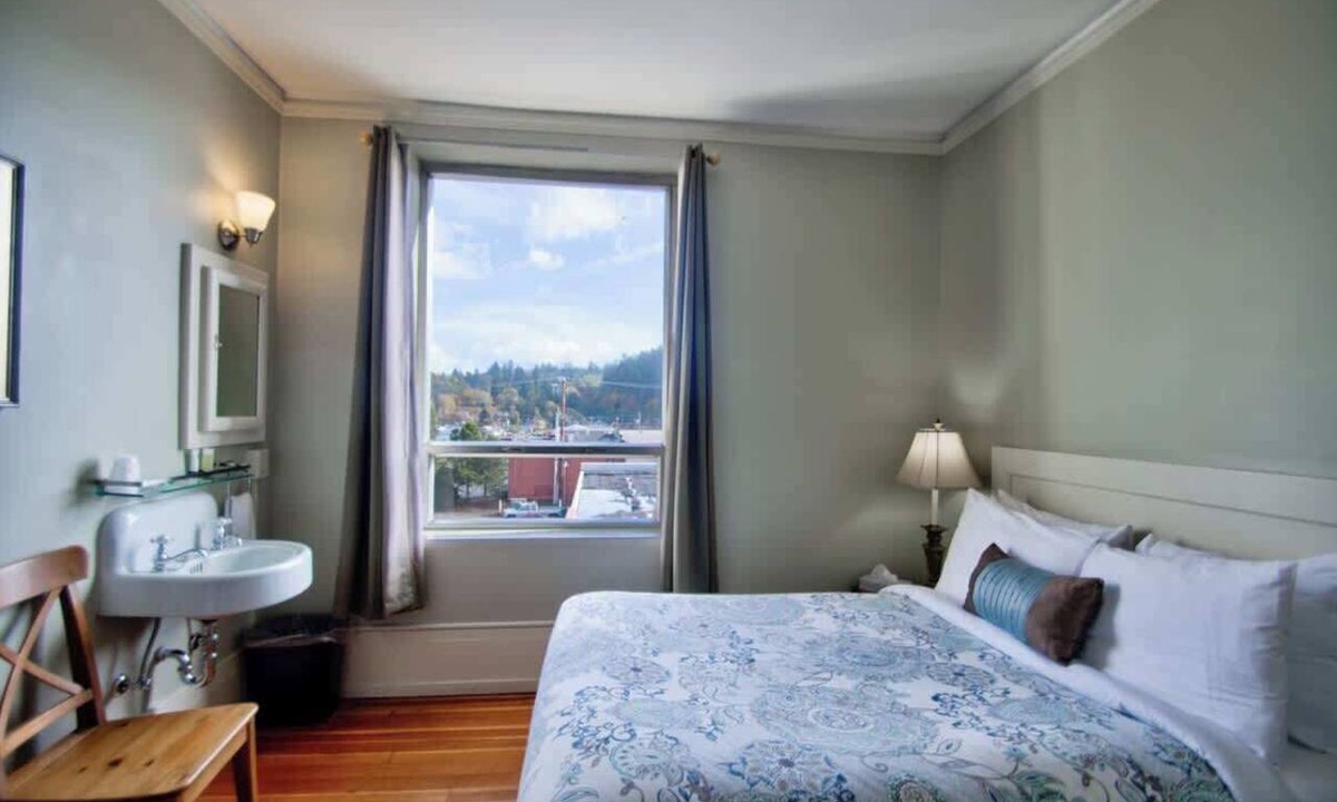 Centralia Bed & Breakfast | The Peak at Centralia Square | Room 308