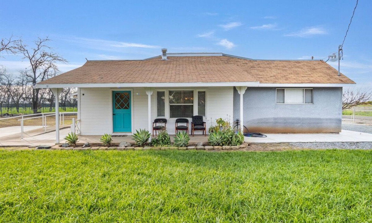 Porterville House | The Pecan Farm House