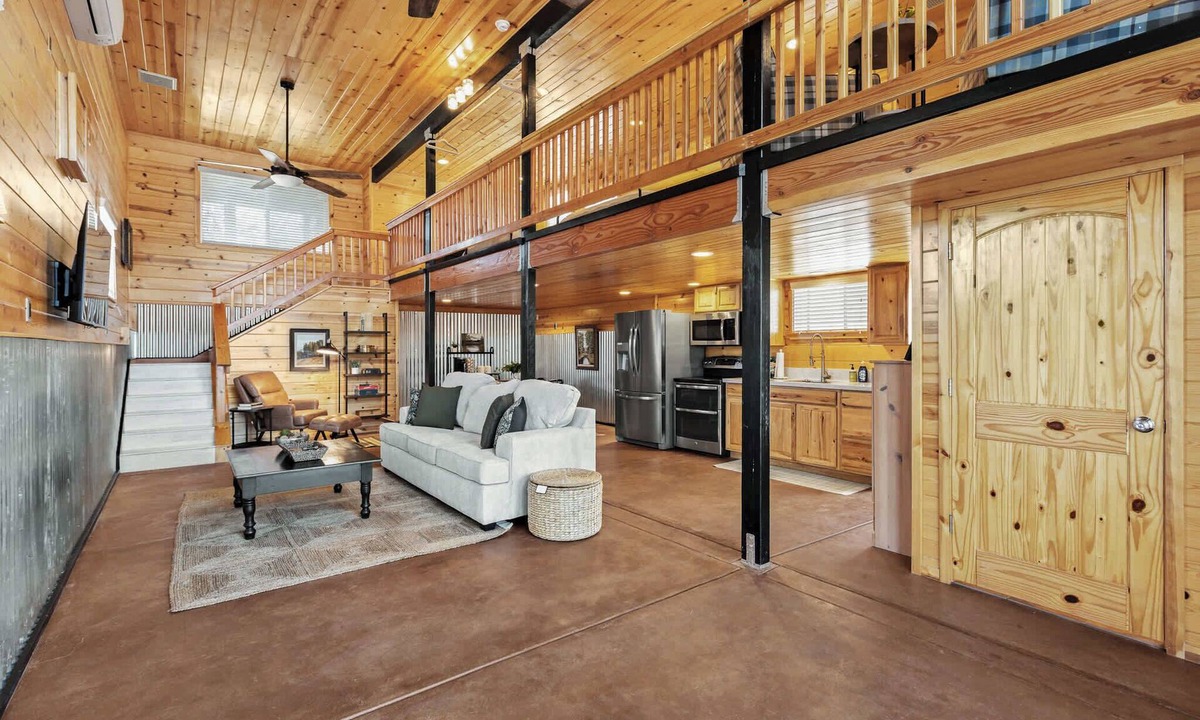 North Fork House | The Pine Loft Family-Friendly Nature Retreat
