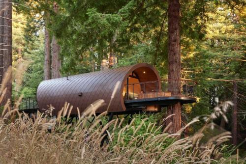 Occidental Villa | ~* The Spectacular Spyglass Treehouse *~