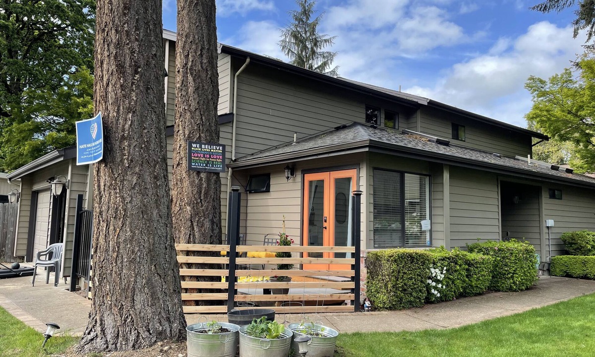 Central Oregon House | The Suite Potato: a splashtastic one room suite