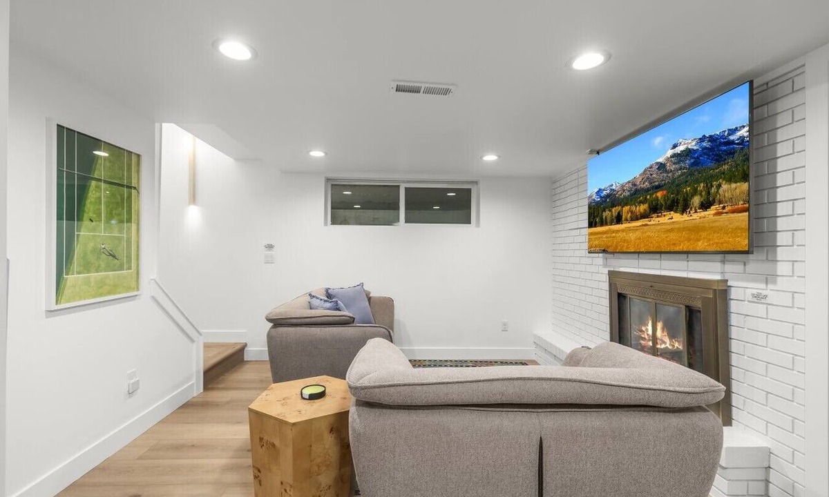 Orem Condo | The Sunny Nest | Workspace, Kitchen & Fiber