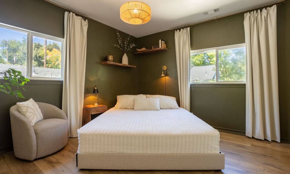 Chico House | The Treehouse - Walk to Chico State/Downtown/Enloe