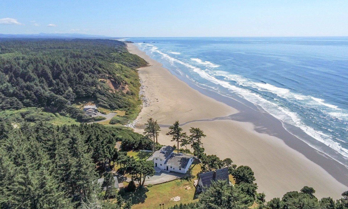 Bandon House | The Triton Vacation Home