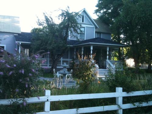 Weaverville Hotel | The Whitmore Inn