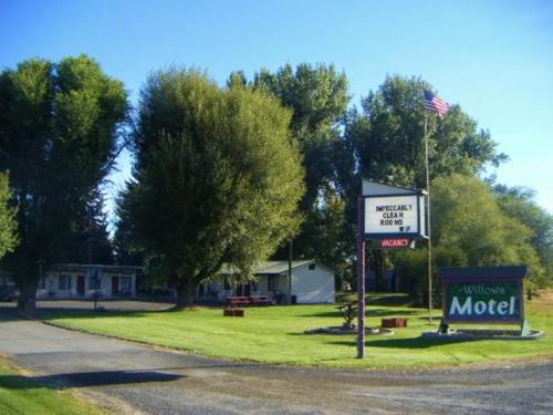 Wilbur Hotel | The Willows Motel