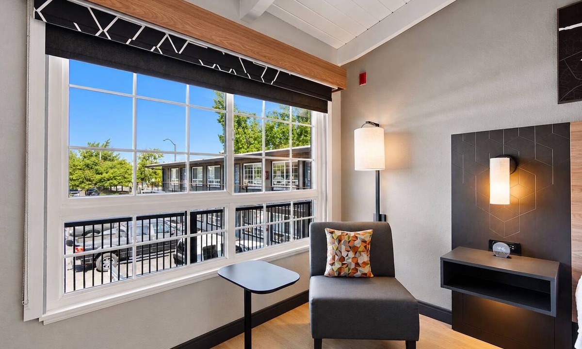 Downtown Hotel | Thunderbird Lodge