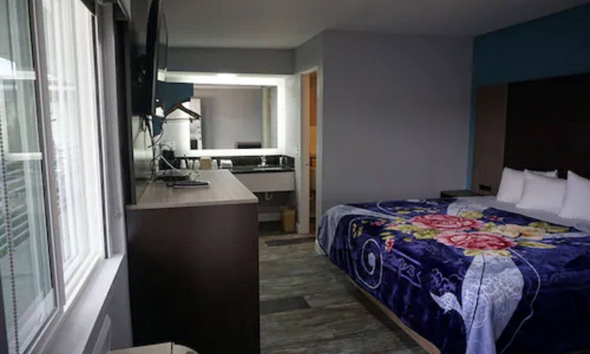 Bishop Hotel | Thunderbird Motel