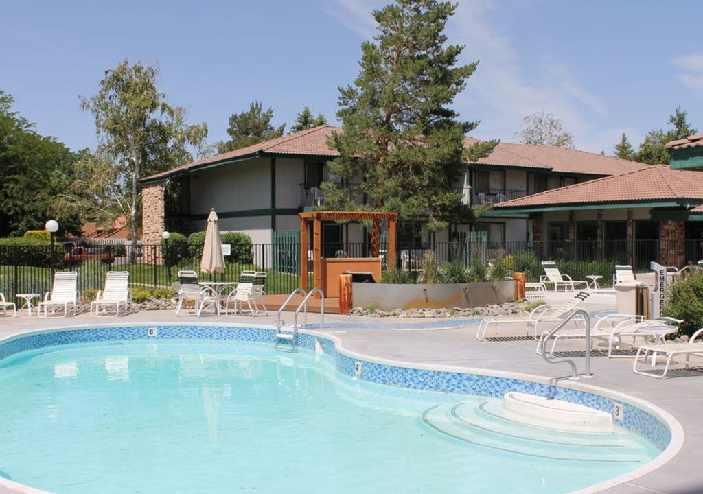 Sparks Resort | Thunderbird Resort Timeshare Memorial Weekend Reno Nevada One Bedroom Condo