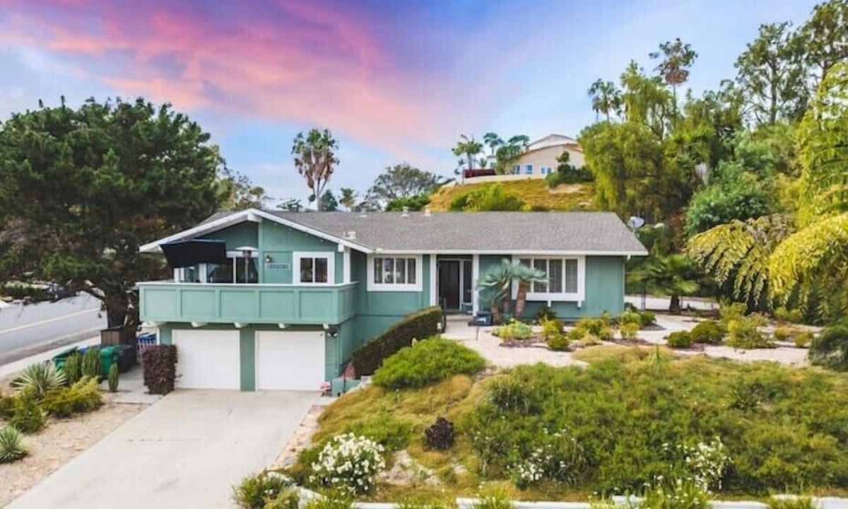 Carlsbad House | Tiered garden beach home-Gameroom, Garden, Deck, mts to Beaches,Lagoon, Legoland