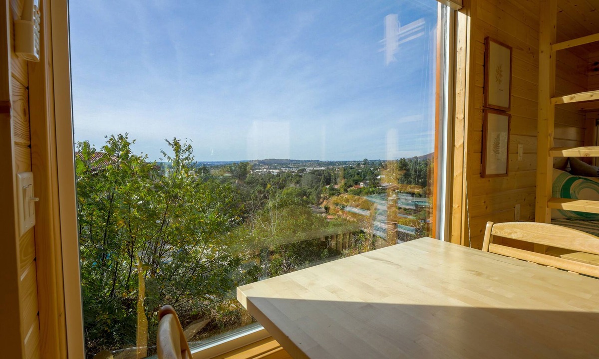 Mount Helix House | Tiny life in beautiful mountain. helix