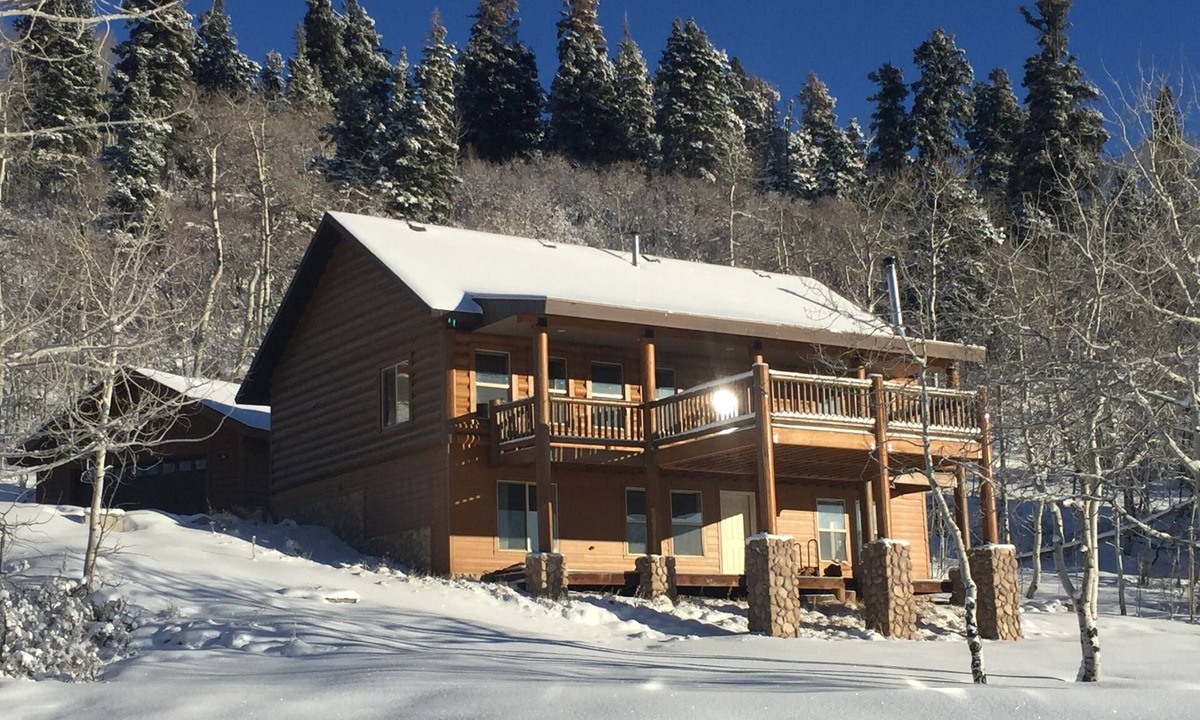 Tollgate Canyon House | Tollgate Canyon Cabin Sleeps 10 near Park City