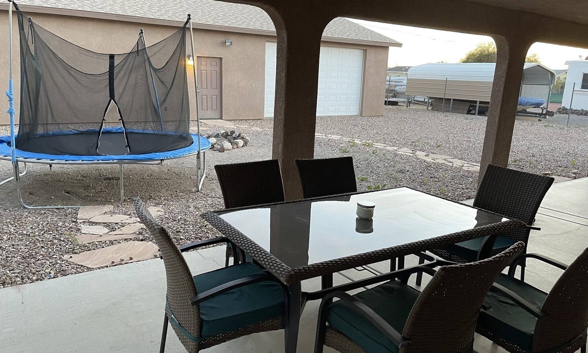 Topock House | Topock Getaway - Kid/Pet Friendly!