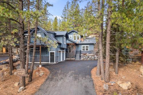 Westbrook Meadows House | Trails End Retreat