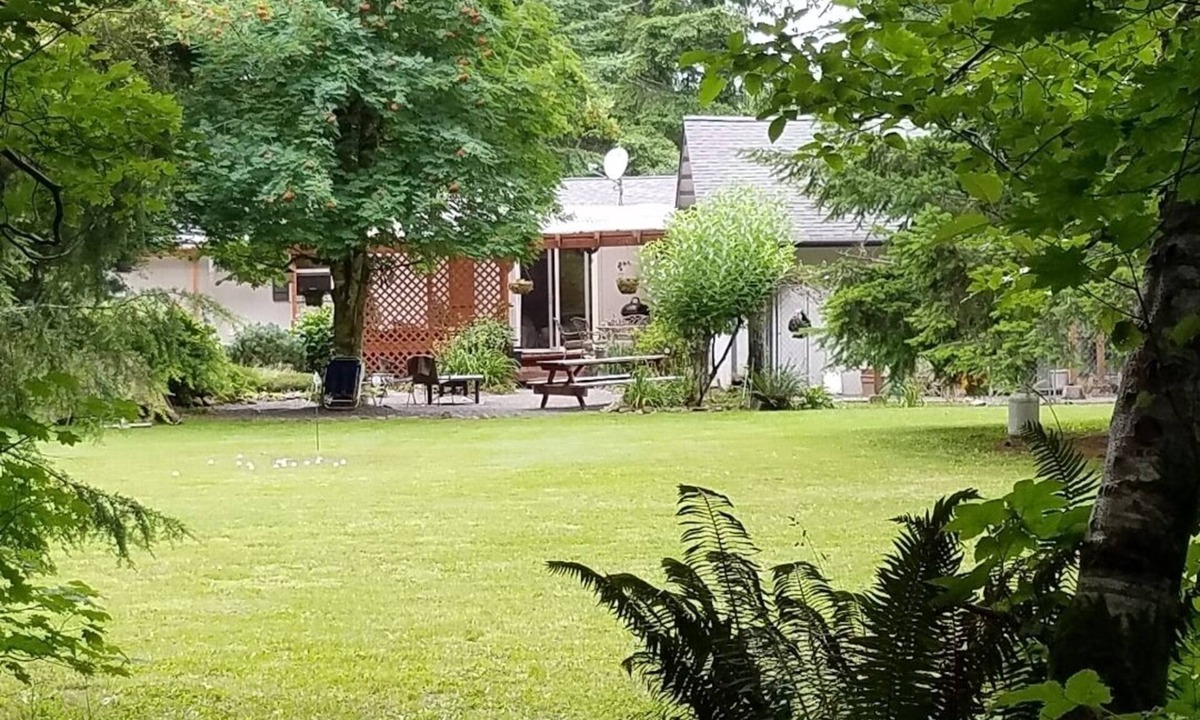 Forks House | Tranquil 1-bedroom bungalow in charming Forks perfect for getaway