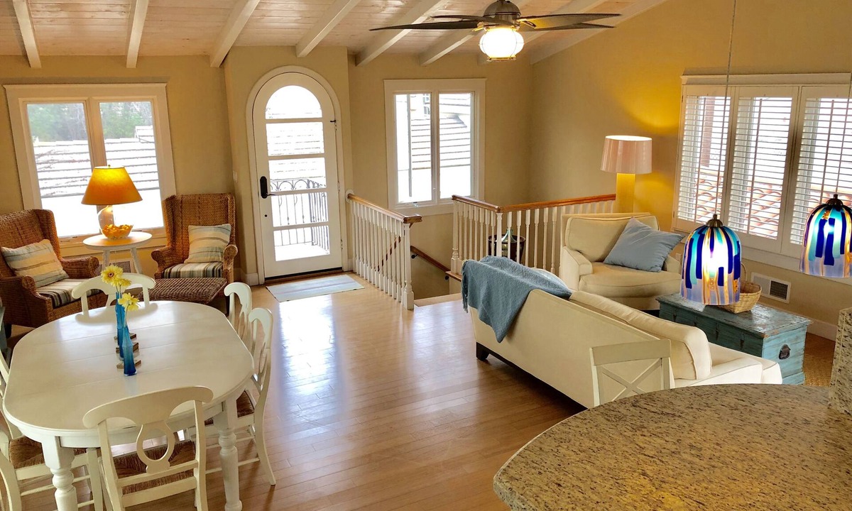 Coronado House | Tranquil Guesthouse just a Short Walk from the Beach