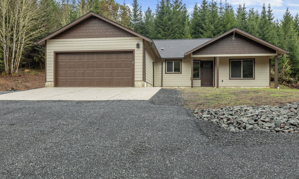 Saginaw House | Tucked away on Tiki Lane