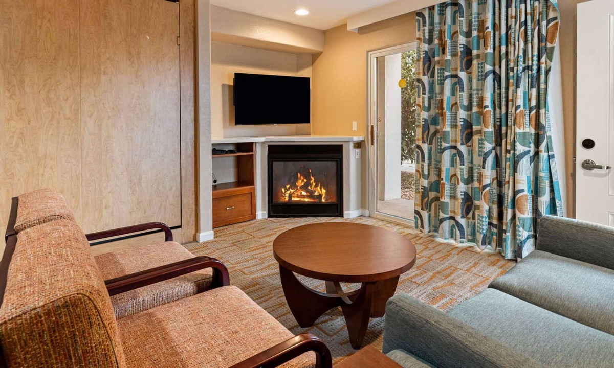 Uptown Design District Apartment | Two 2BR Condos Near Coachella/Stagecoach + Pool