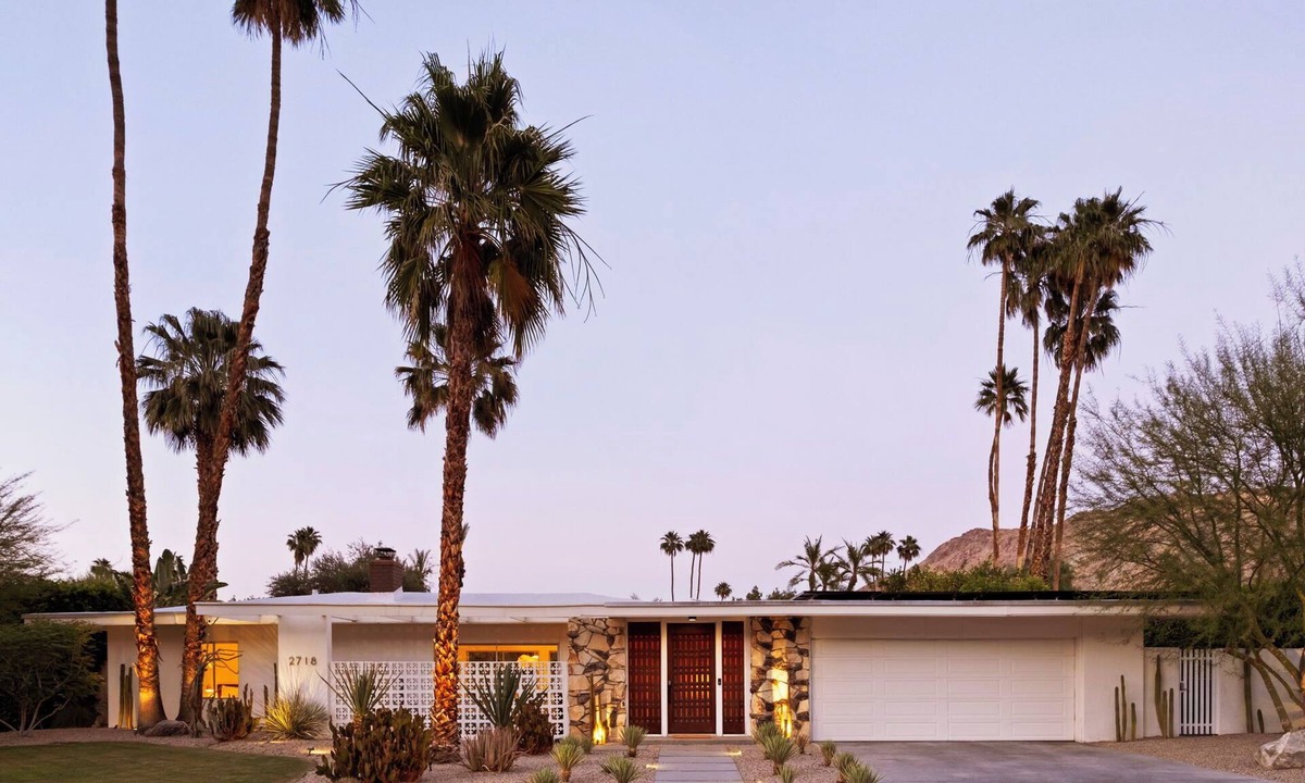 Indian Canyon House | Ultra-Luxe Private Mid-Century Estate - Pool, Spa, Sauna, Firepit , Views & More 3BD, 3BTH