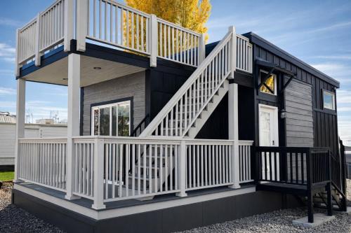 Page Apartment | Ultra Luxury Tiny Home with Deck