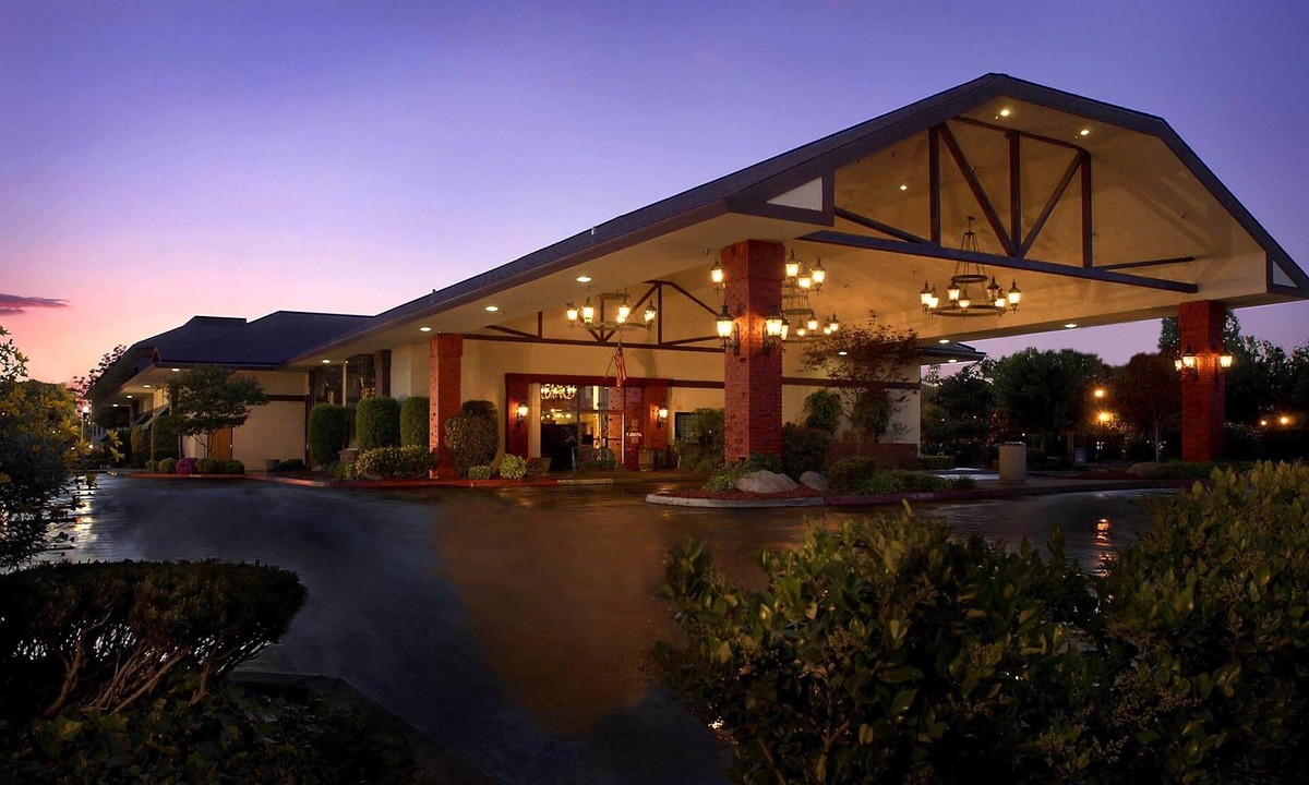 Raisin Hotel | University Square Hotel