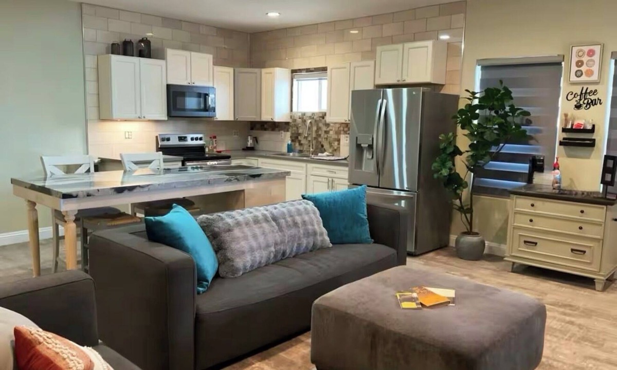 Mojave Desert House | Updated near death valley, big outdoor area.