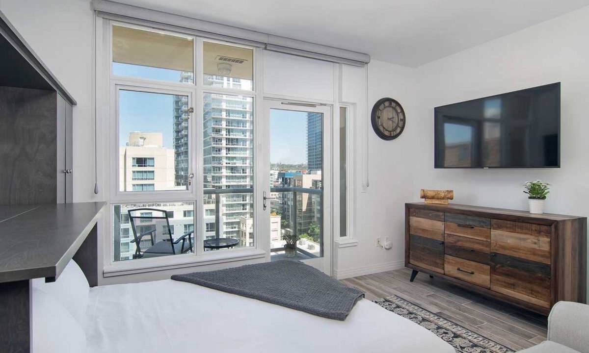 Gaslamp Quarter Apartment | Urban Ballpark Studio