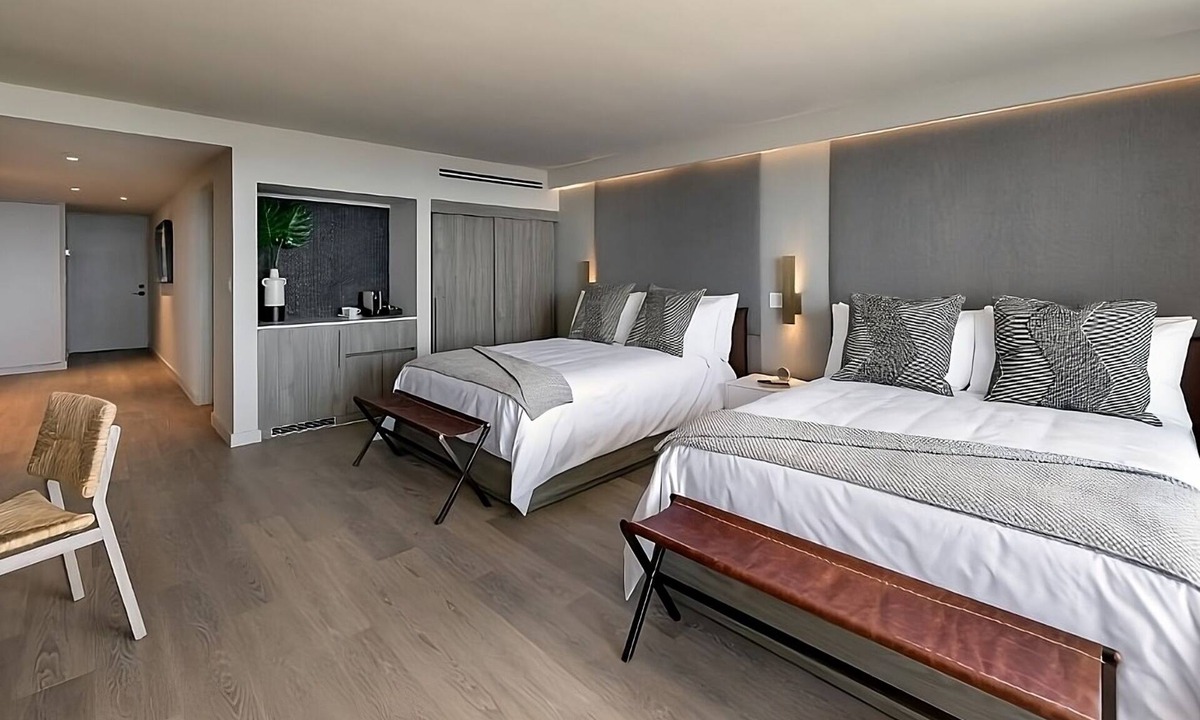 Village of La Jolla Hotel | Vacation Starts Here! Amazing View! Minutes Away to Birch Aquarium at Scripps!