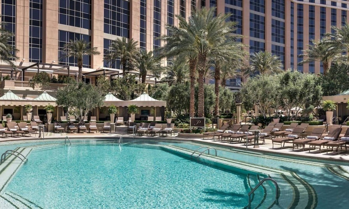 Las Vegas House | Vegas Adventure! 2 Modern Units, Pools, Casino
