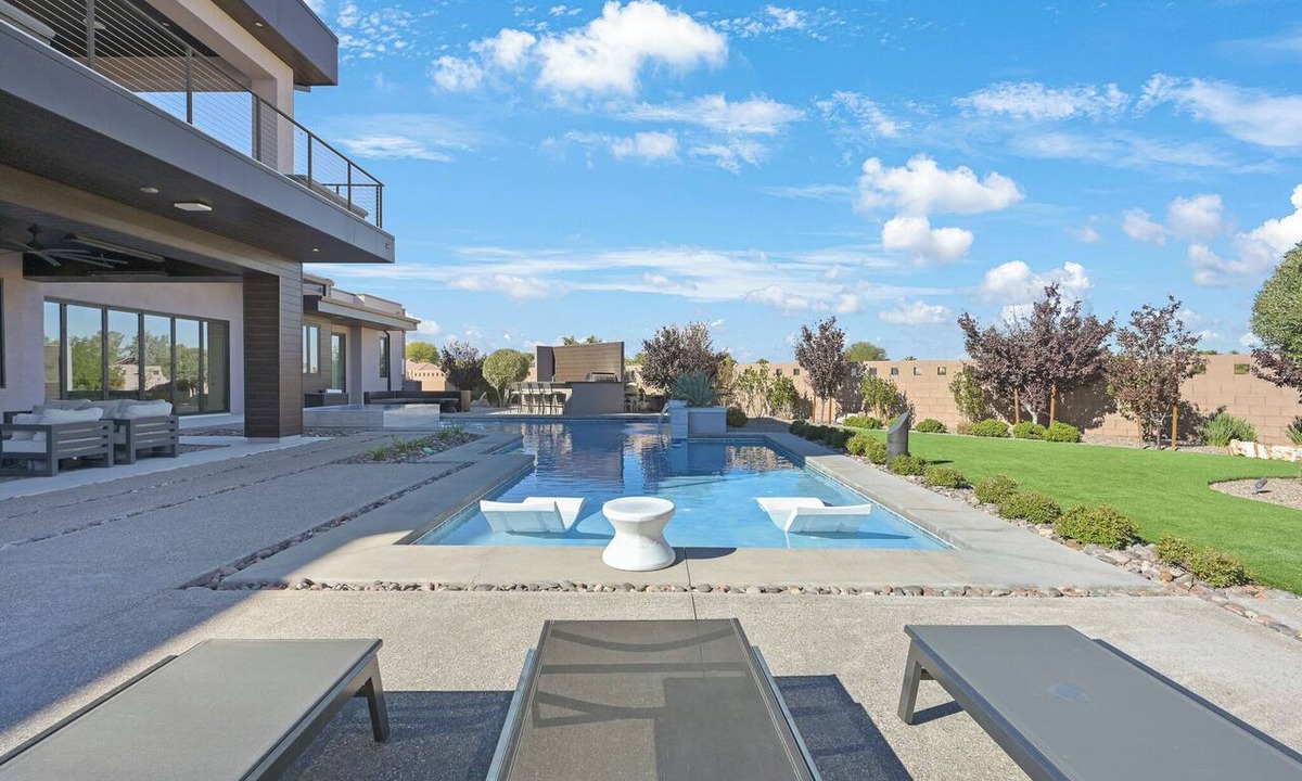 Spring Valley House | Vegas Luxury Retreat - Resort Pool · Hot Tub · Arcade · Pool Table · Near Strip