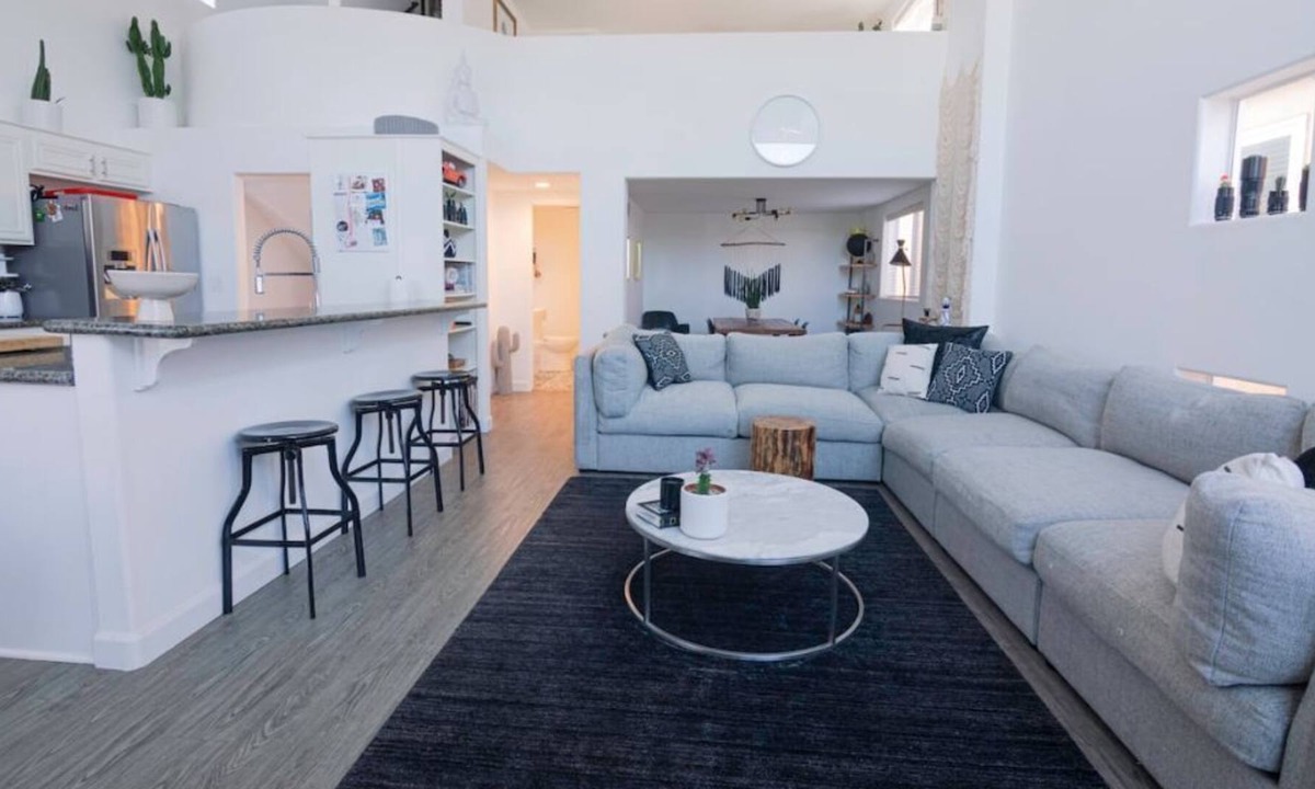 Venice House | Venice Beach Home w/ 20 ft Ceiling, Rooftop Deck & 1 Block from Beach!