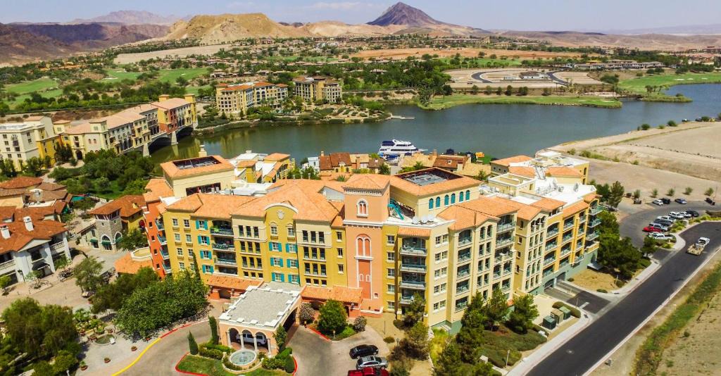 Lake Las Vegas Apartment | Viera Studio #515