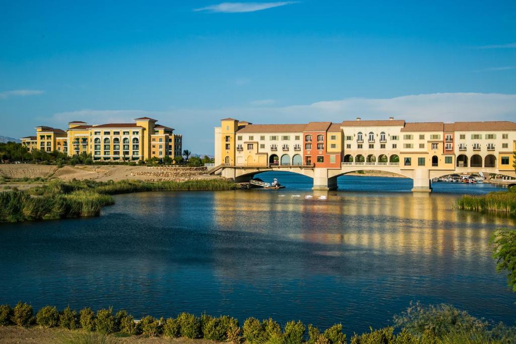 Lake Las Vegas Apartment | Viera Three-Bedroom Apartment #180
