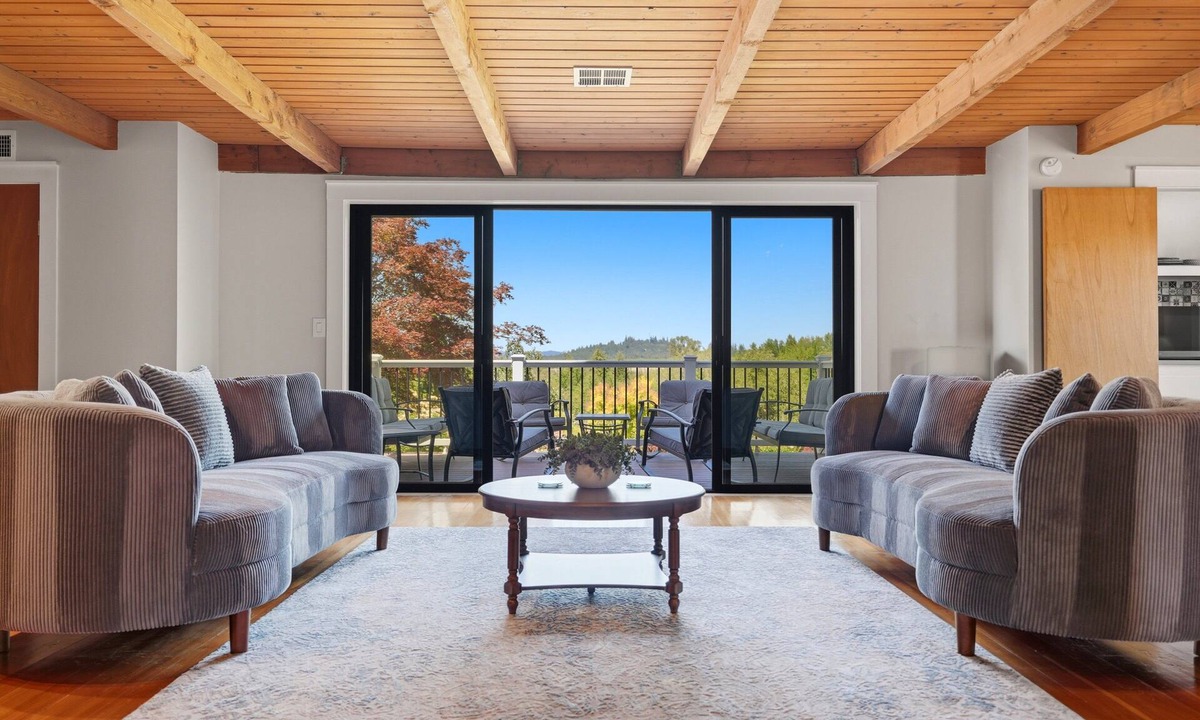 Carlton House | Vintage 2BR Carlton retreat with hot tub, EV charging, and game room.