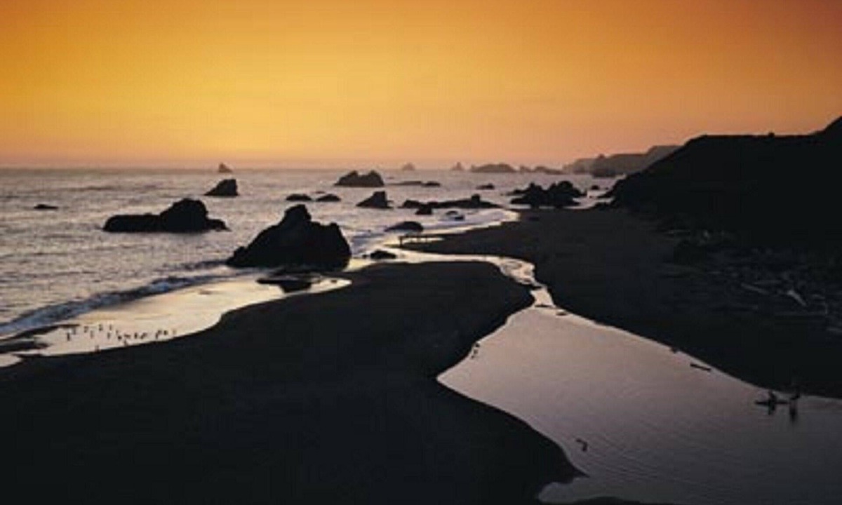 Agate Beach Resort | Walk down to the surf!