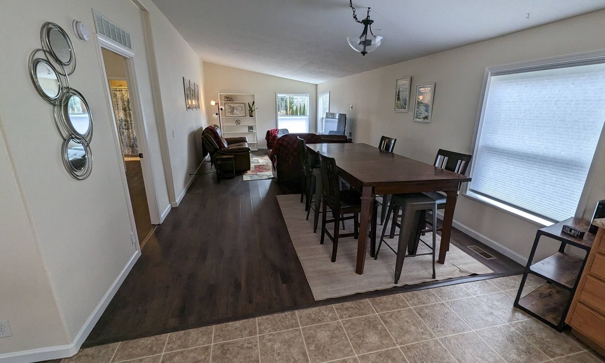 Vernonia House | Walk EVERYWHERE: the river, park, restaurants, trail! Lots of Space!
