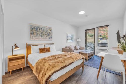 Park City Apartment | Walk onto Deer Valley gondola in 8 min & heated indoor parking