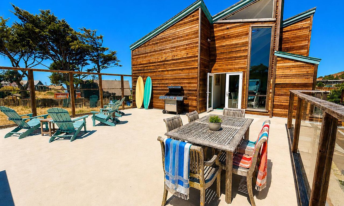 Dillon Beach House | Walk to Beach~5 Star Dillon Beach Playcation! Hot Tub~Game Room~Knot A Care!