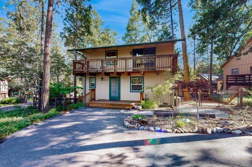 Twain Harte House | Walk to Golf & Restaurants: Serene Twain Harte Gem