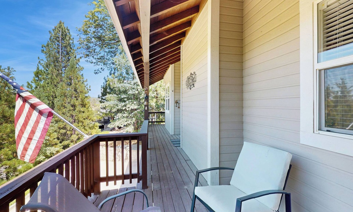 Lake Arrowhead Cottage | Walk to Lake Arrowhead! Family Home w/Games