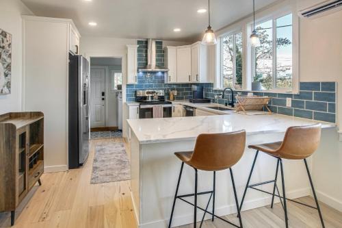 West Hills House | Walk to Shipyard: Bremerton Home w/Patio!