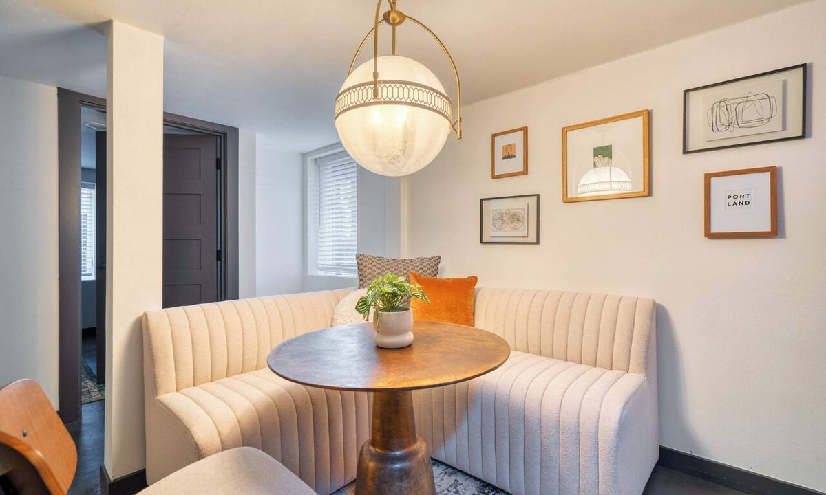 Nob Hill Apartment | Walkable NW 23rd Retreat – Style & Comfort