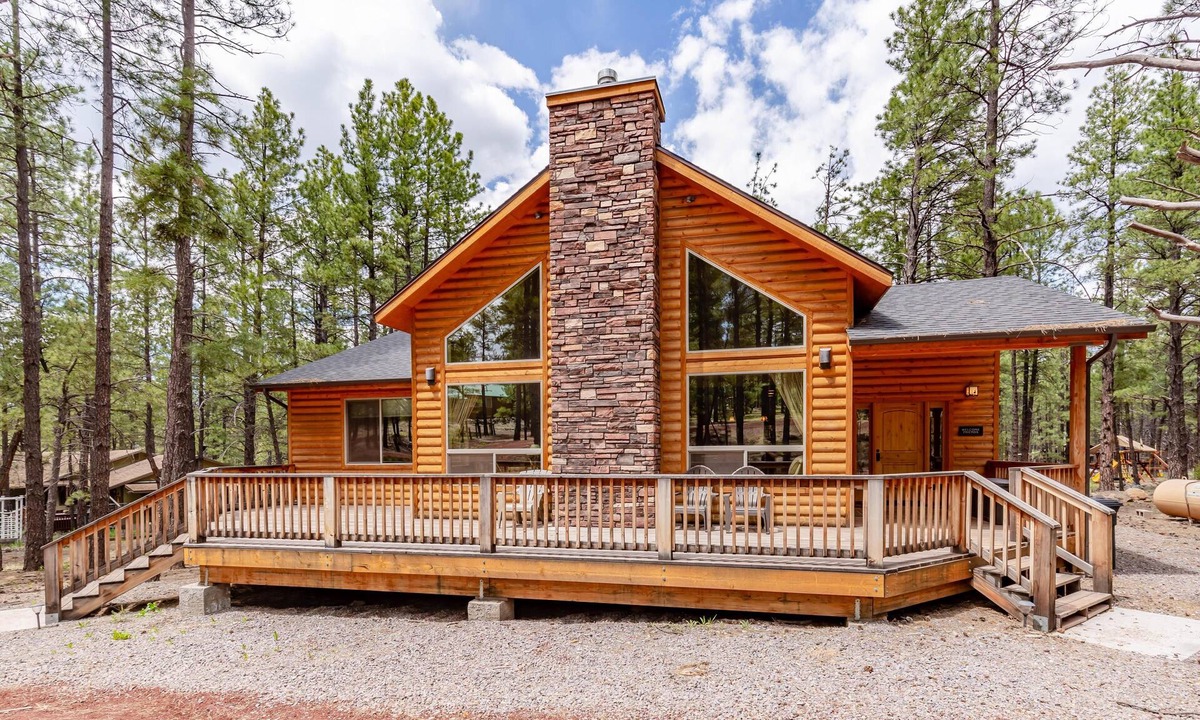 Williams Cabin | Want Snow? Book Now! Buck N Ham Palace