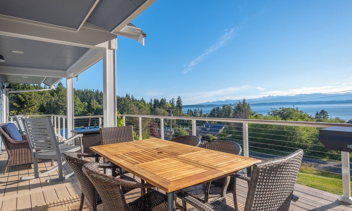 Freeland House | Water & Mountain Views: Escape to Whidbey Island!