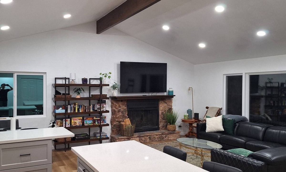 Clearlake House | Waterfront 3-bedroom house in Clearlake Park with private dock