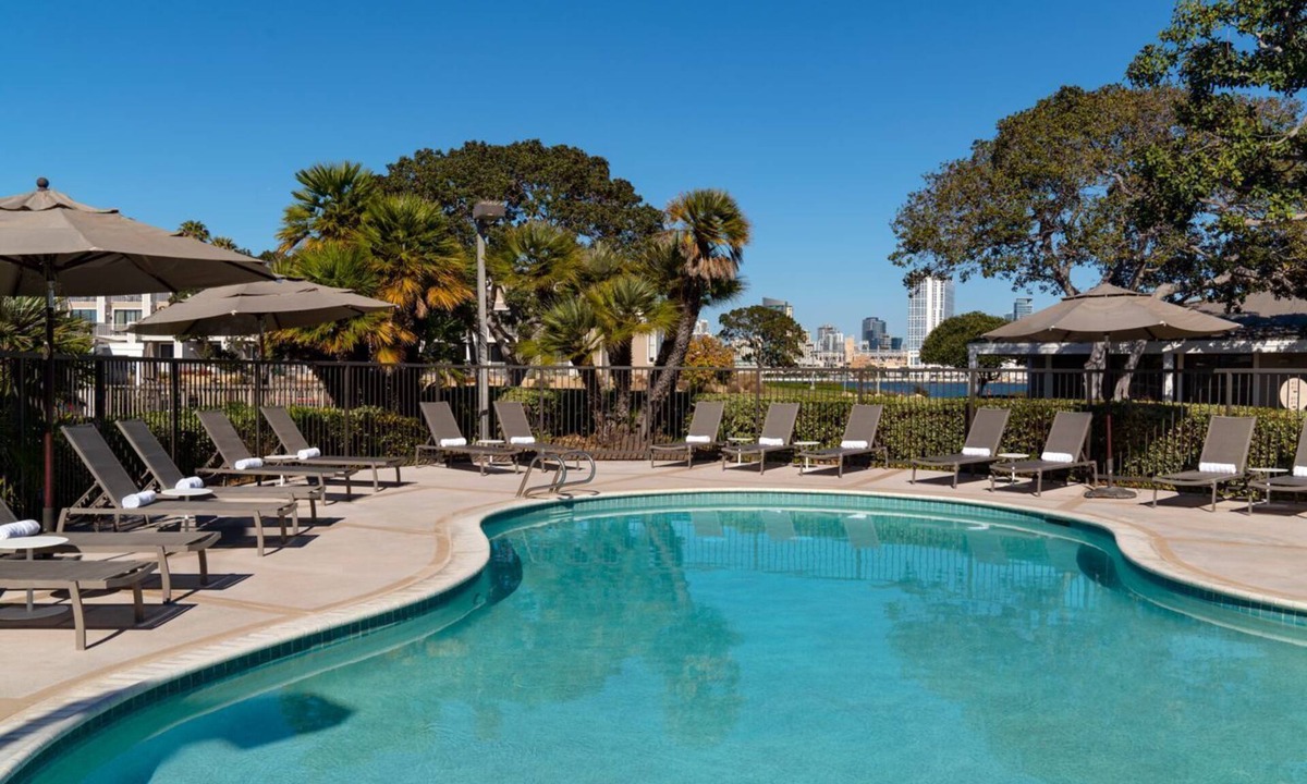 Coronado Apartment | Waterfront w/Pool - Cozy studio/FREE ST. PKG