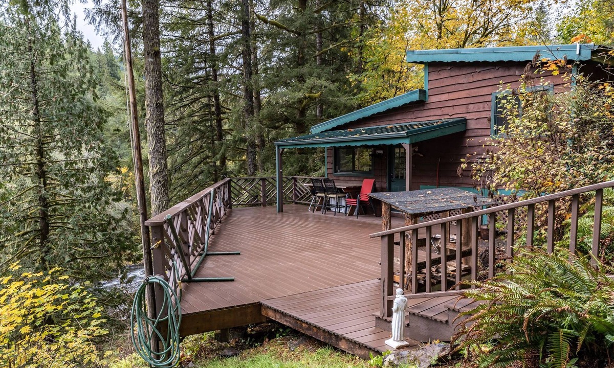 Kalama Cabin | Welch Cabin ~we LOVE dogs~