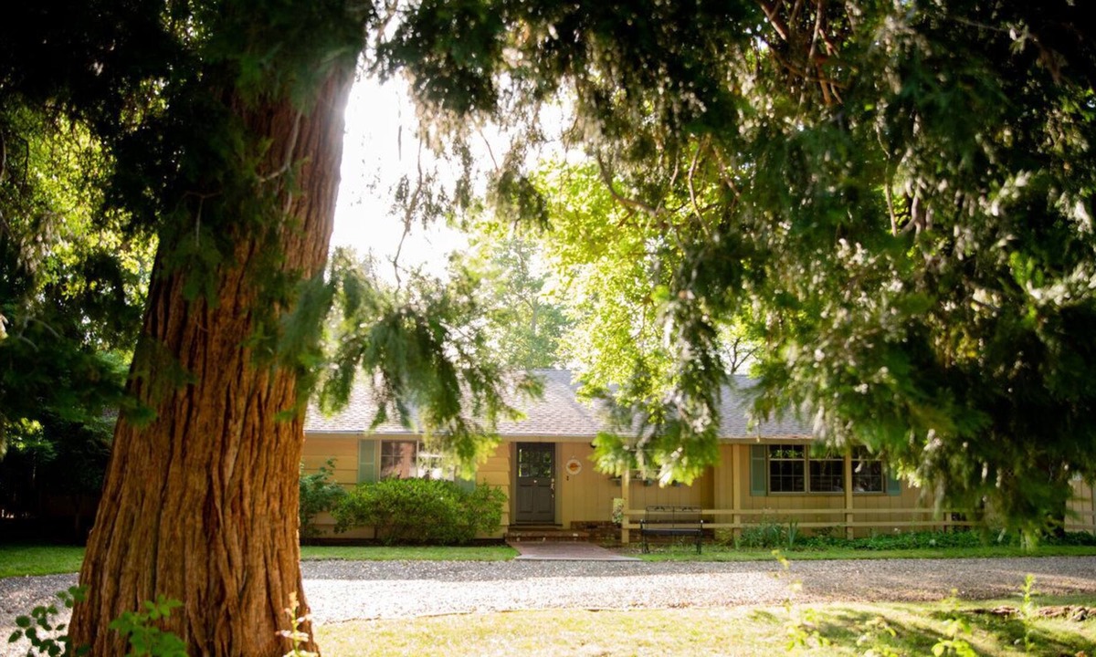 Redding House | Welcome to relaxed luxury at Charlie's Place!