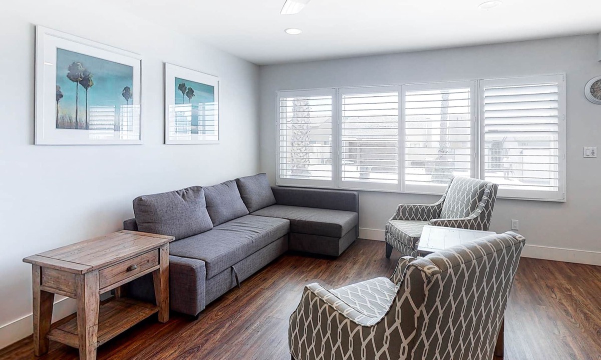 South Oceanside Condo | Well-equipped condo with beach access, W/D & amazing location